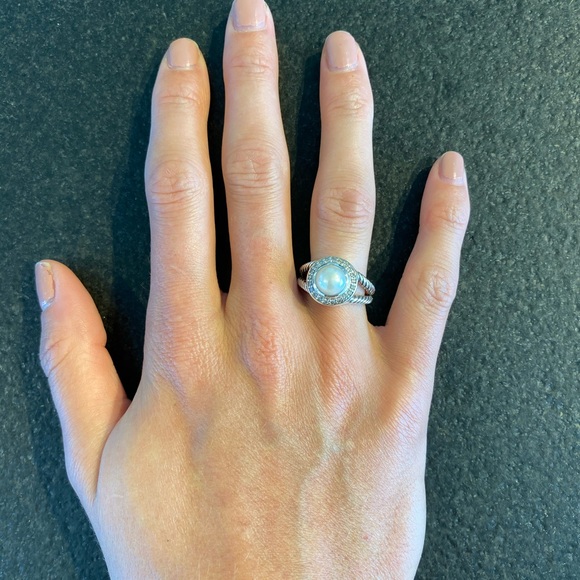David Yurman Pearl Ring with Diamonds - Picture 4 of 10